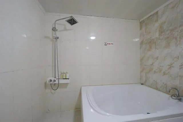 Sasang J Motel *
